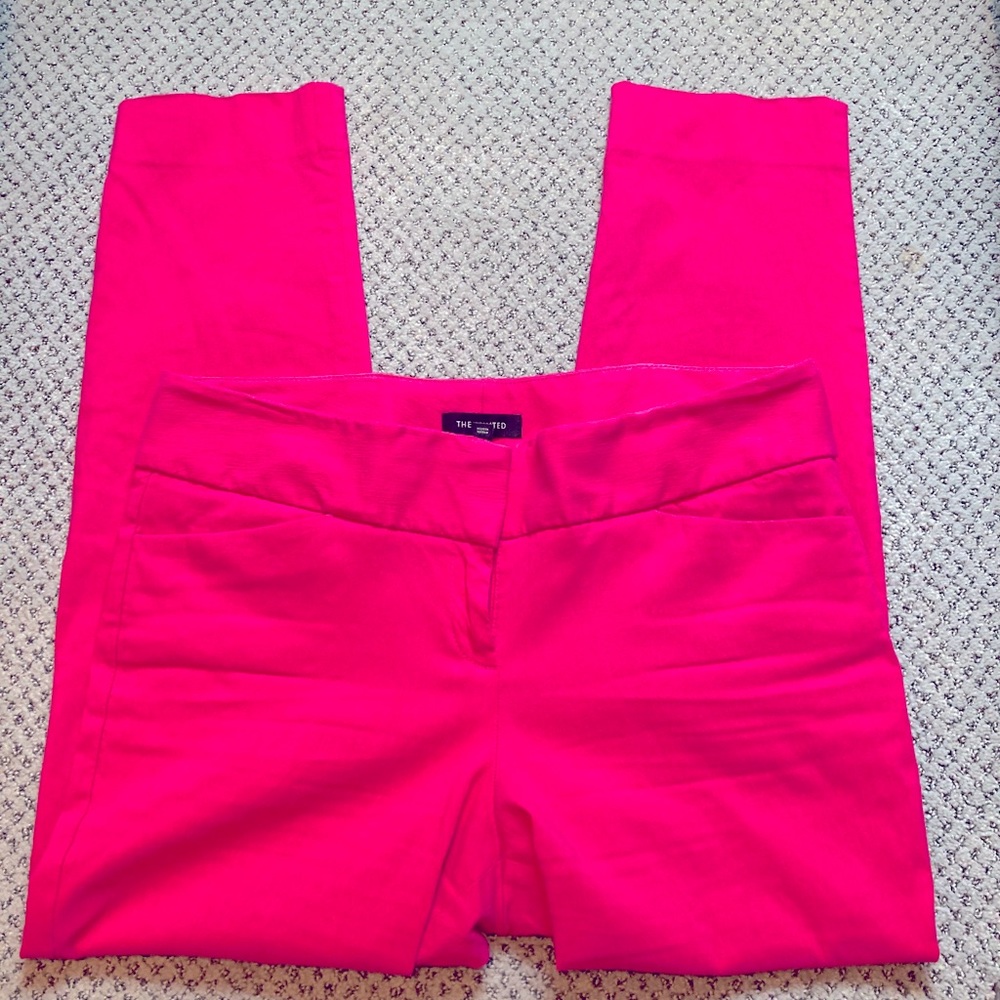 MAKE AN OFFER Hot pink stretch cotton crop pants